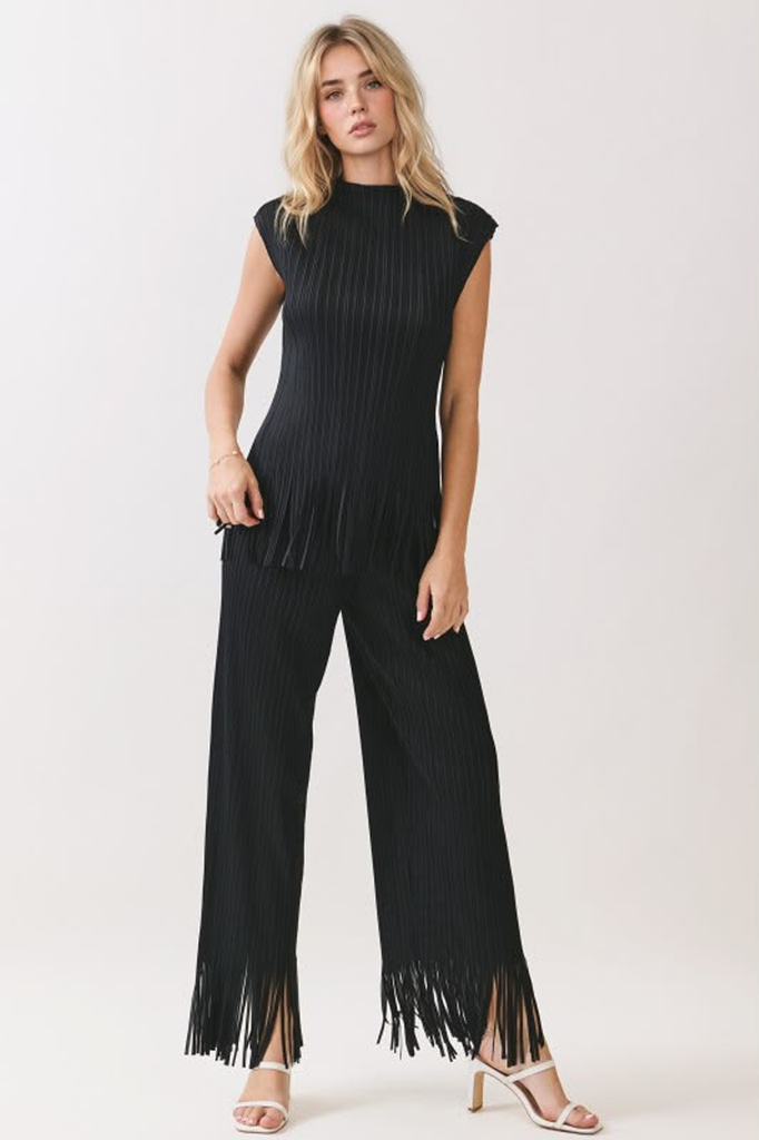 Conjunto plisado con flecos