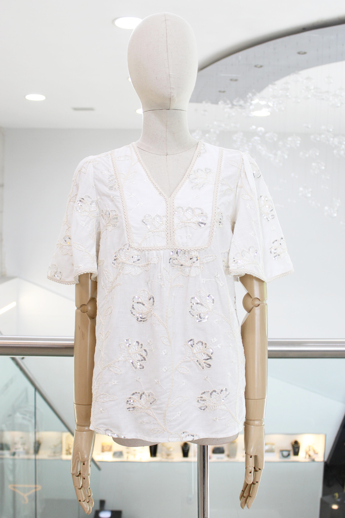 Blusa flores bordada blanca
