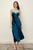 Vestido de satín azul prusia