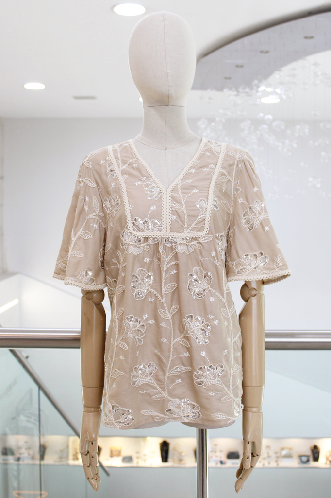 Blusa flores bordada beige