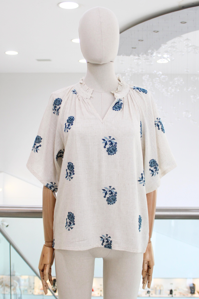 Blusa bordado floral azul