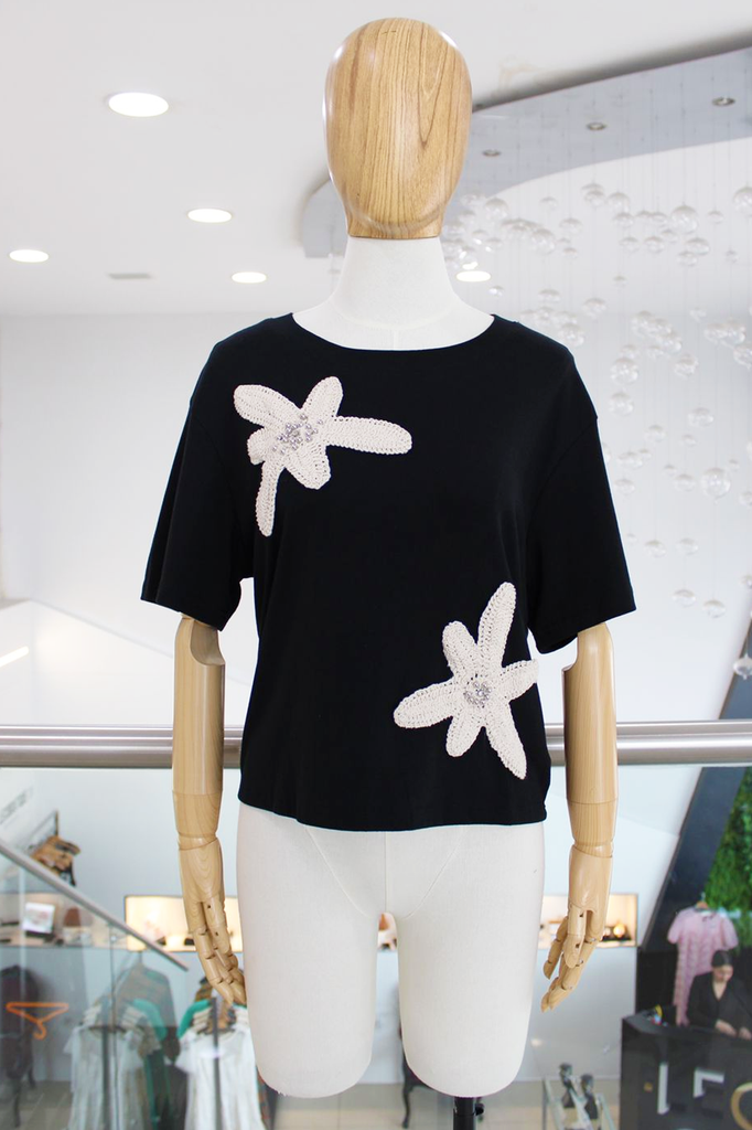 T-shirt negra flores
