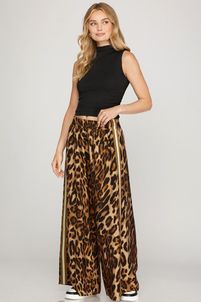 Pantalón deportivo animal print café