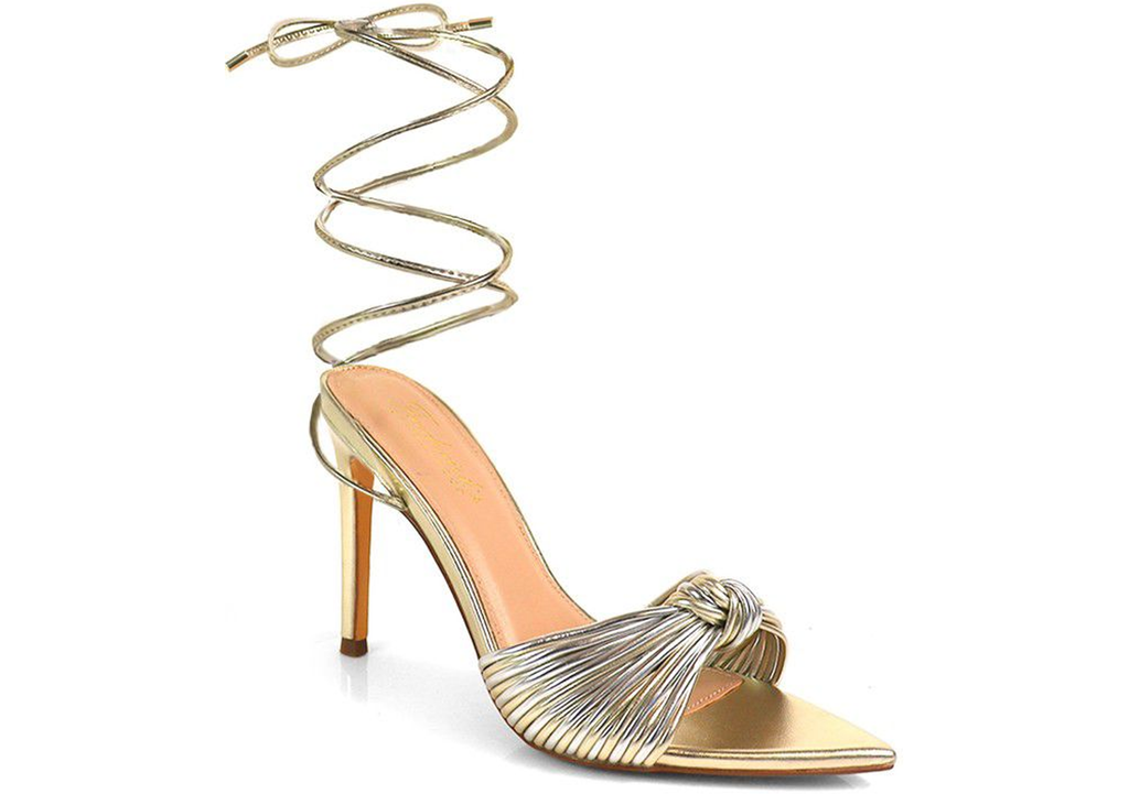 Tacones dorados con tiras