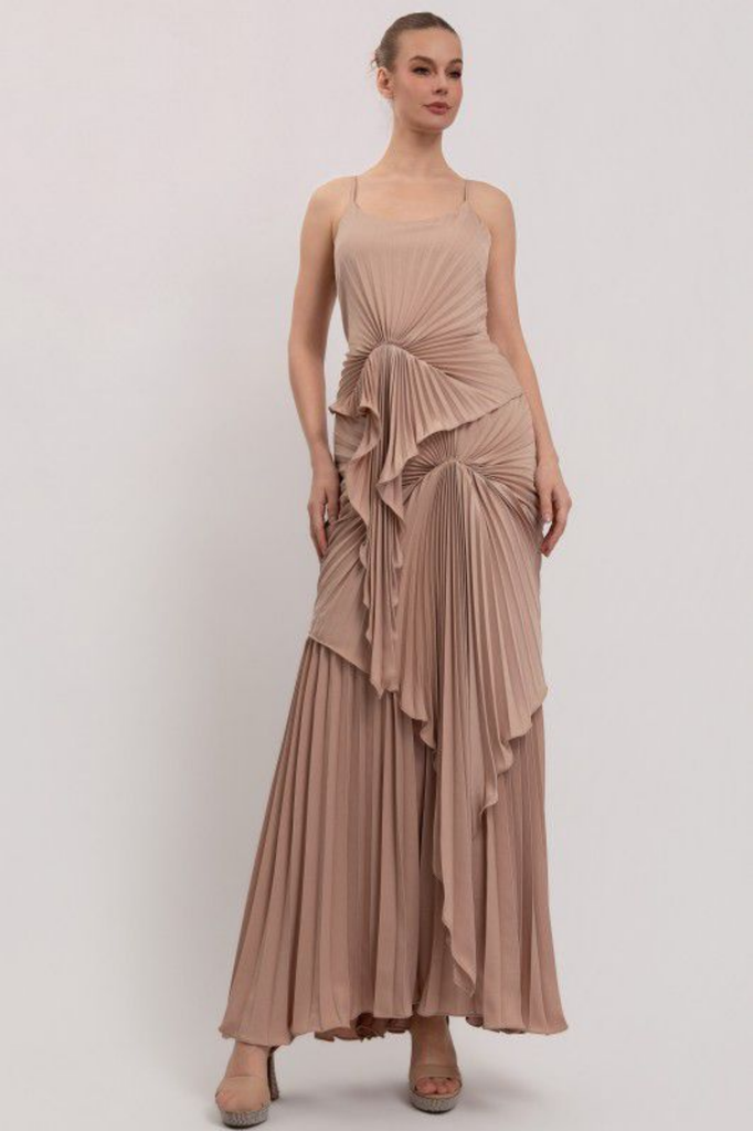 Vestido plisado beige