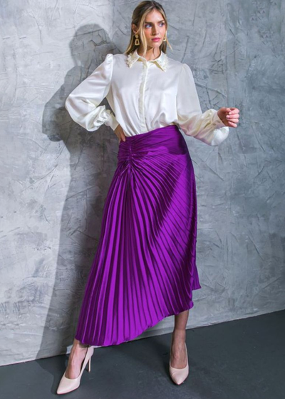 Falda púrpura plisada