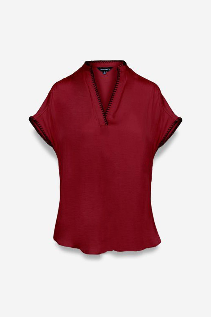Blusa fluida roja con bordado