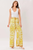 Pantalón amarillo estampado