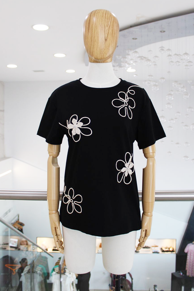 T-shirt negra flores