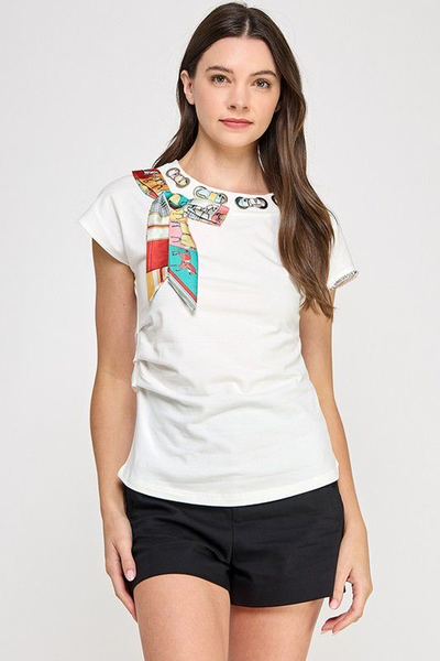 T-shirt blanca mascada