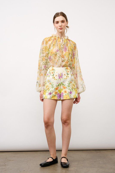 Conjunto amarillo floral