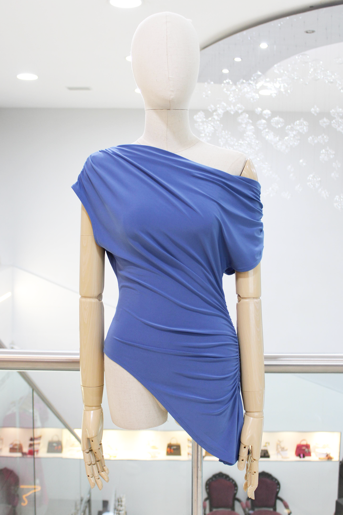 Blusa asimétrica azul