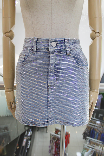 Falda denim brillos