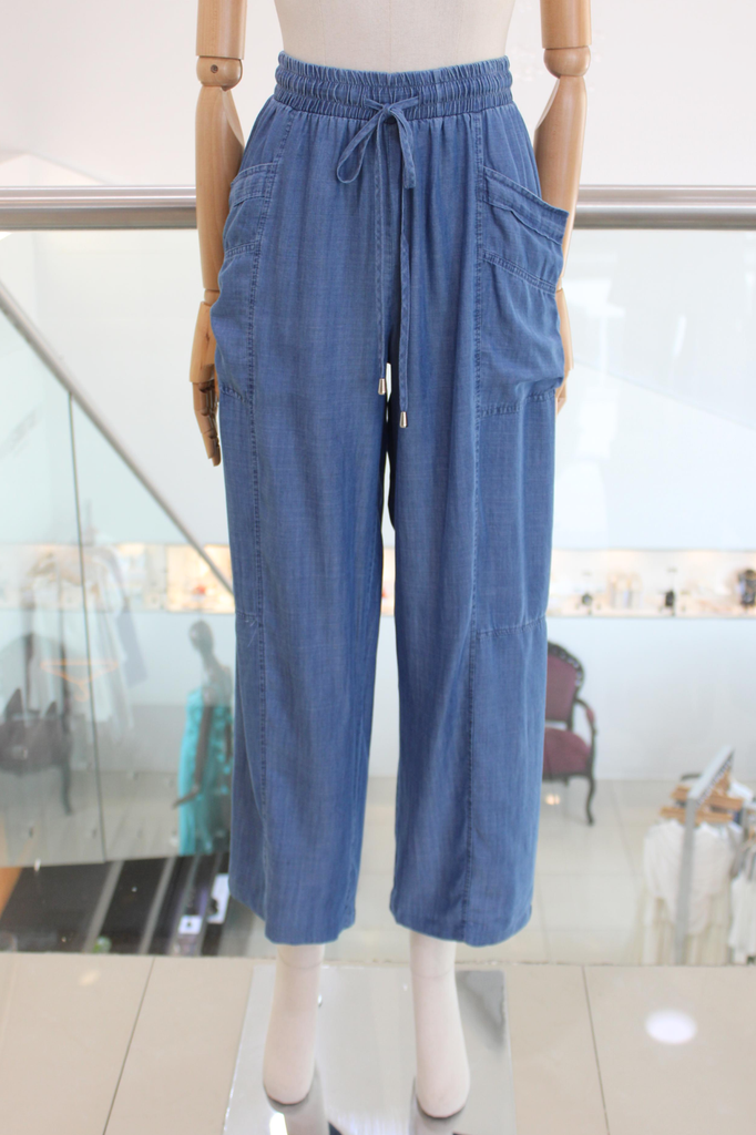 Pantalón denim oscuro