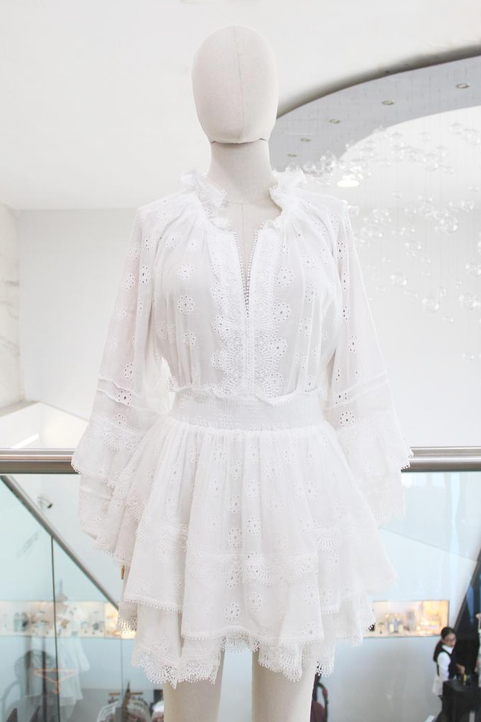 Conjunto blanco blusa y falda