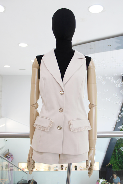 Conjunto beige chaleco y short