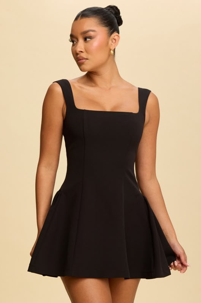 Vestido corto negro