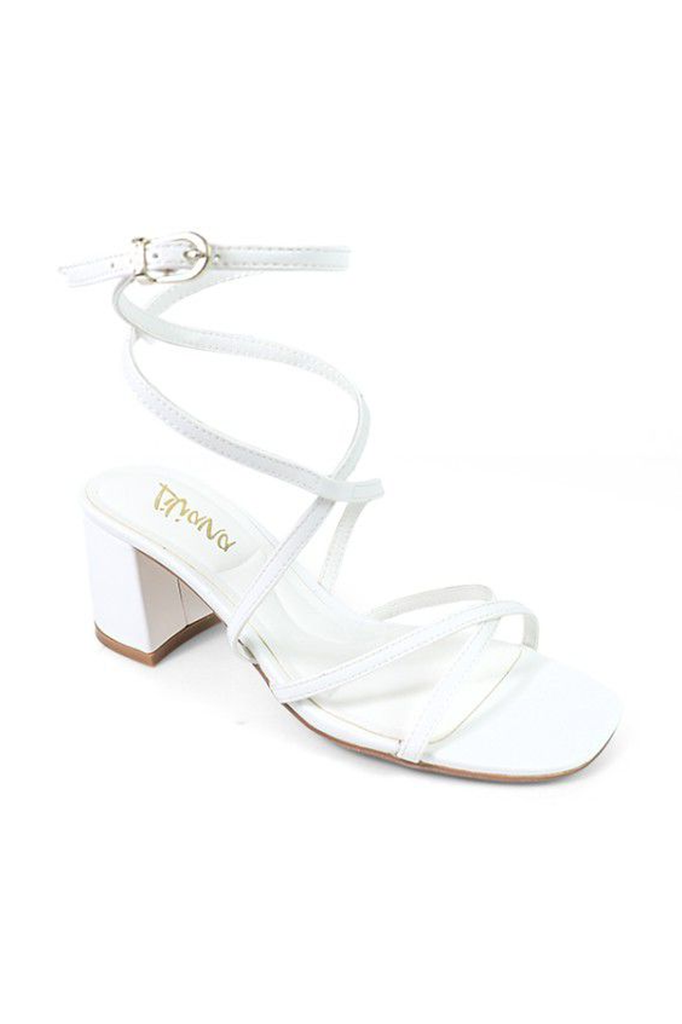 Tacones blancos con tiras