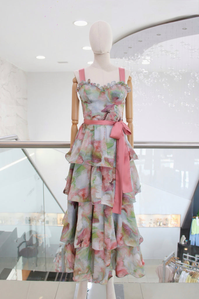 Vestido femenino acuarela