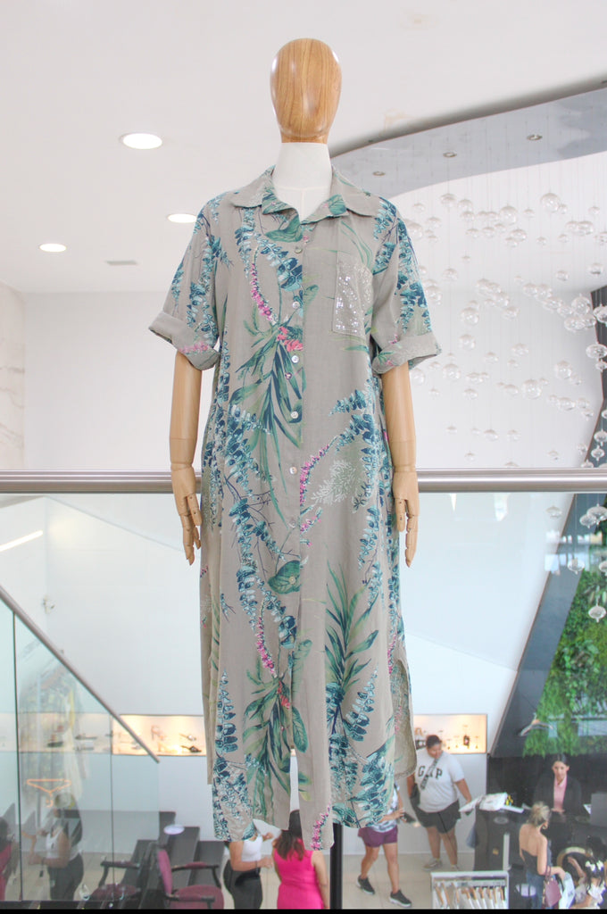 Vestido gris camisero hojas