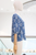 Blusa bordada azul y beige
