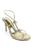 Tacones dorados con esferas