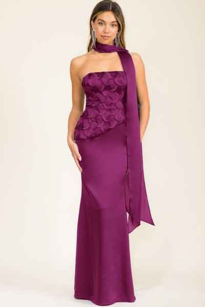 Vestido magenta strapless