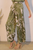 Conjunto verde con hojas beige