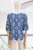 Blusa bordada azul y beige
