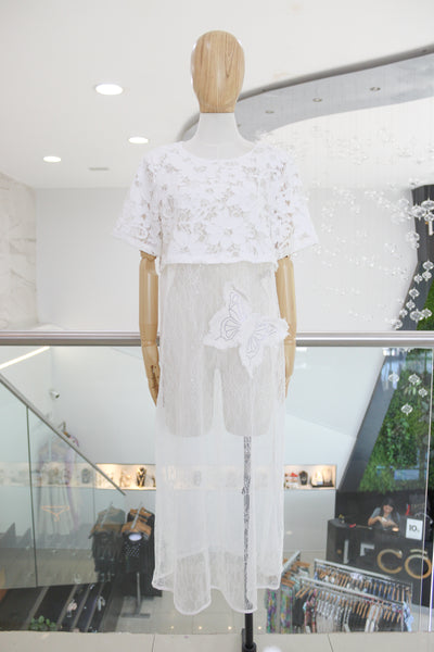 Blusa blanca con encaje