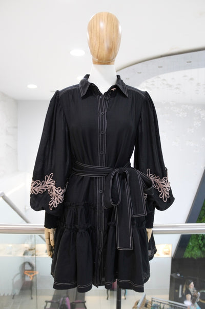 Vestido negro bordado