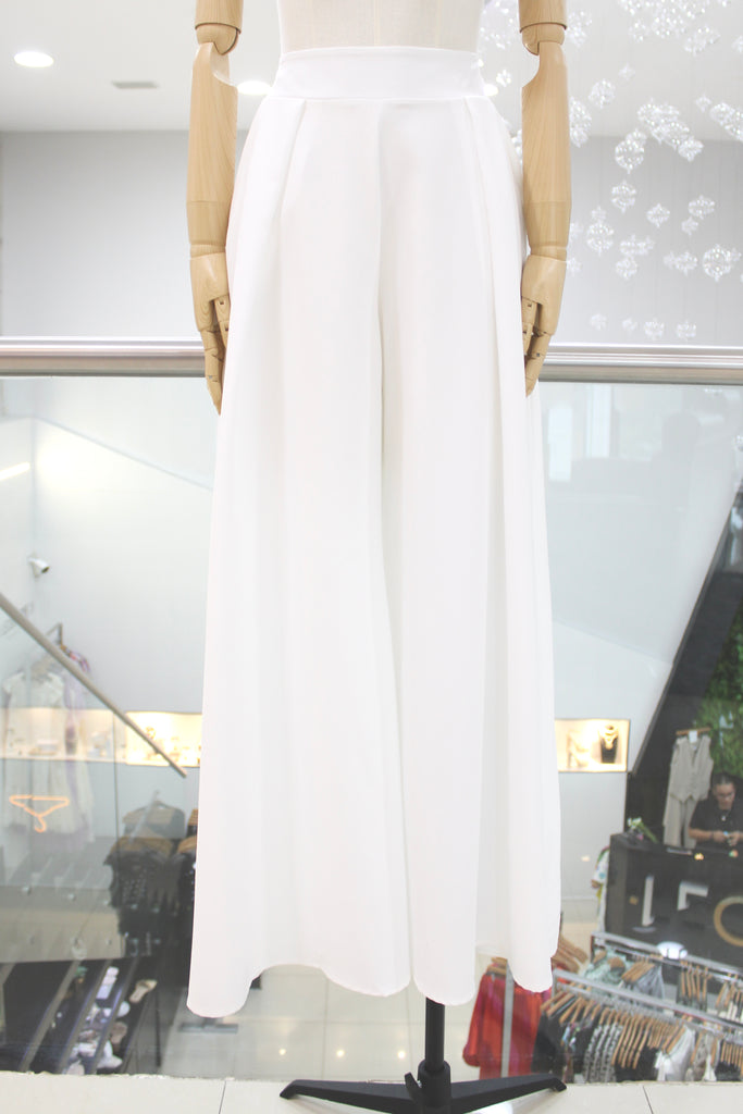 Pantalón blanco amplio