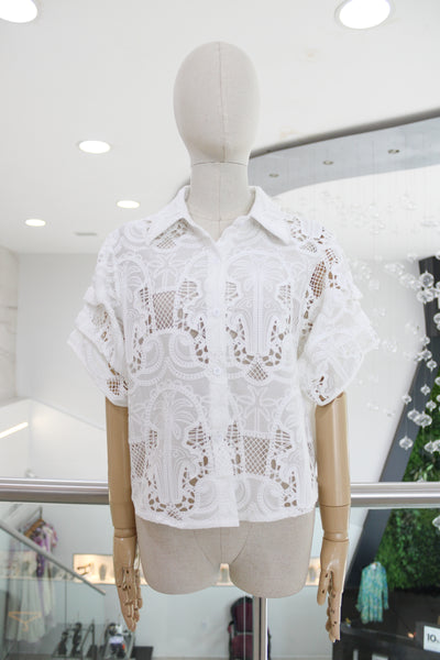 Camisa blanca bordada