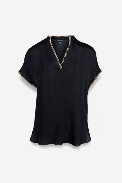 Blusa fluida negra con bordado