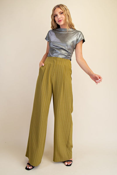 Pantalón verde líneas