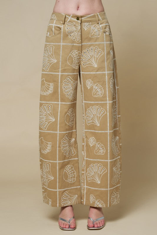 Pantalón camel conchas