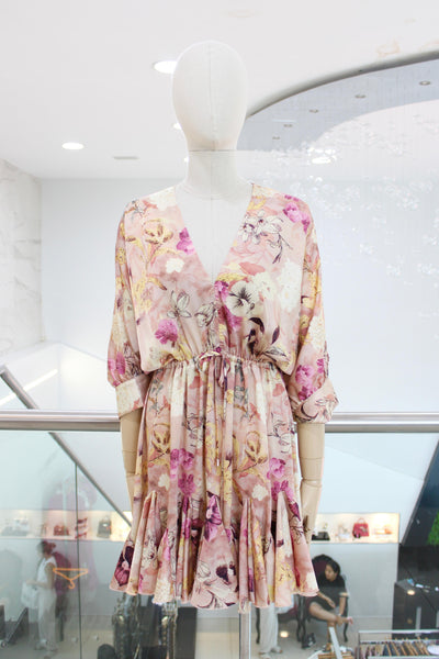 Vestido estampado de flores rosas