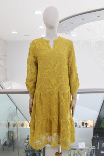 Vestido corto mostaza