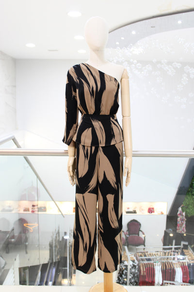 Conjunto negro con print café