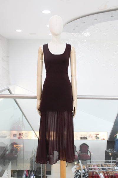 Vestido marrón plisado