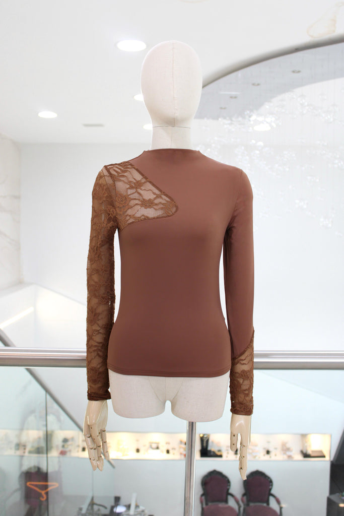 Blusa café con encaje