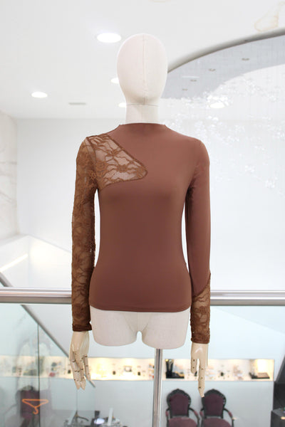 Blusa café con encaje