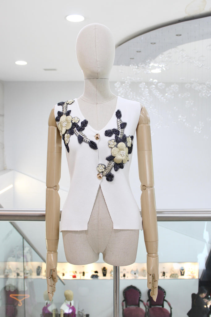 Blusa tejida con flores