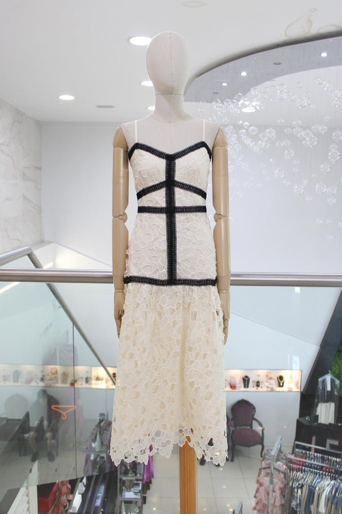 Vestido ivory guipur floral