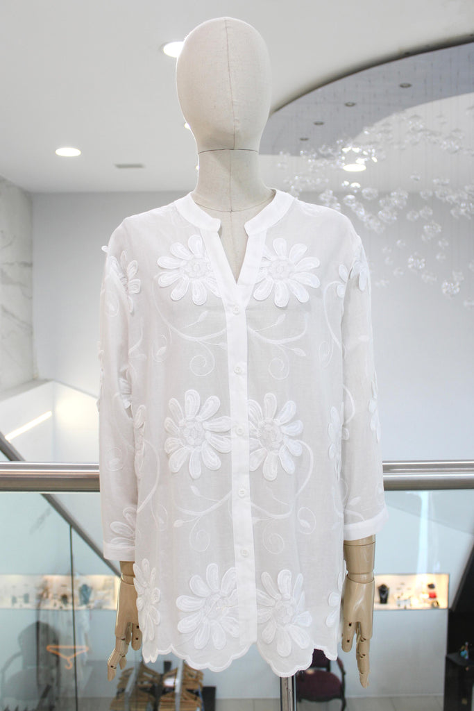 Blusa blanca flores