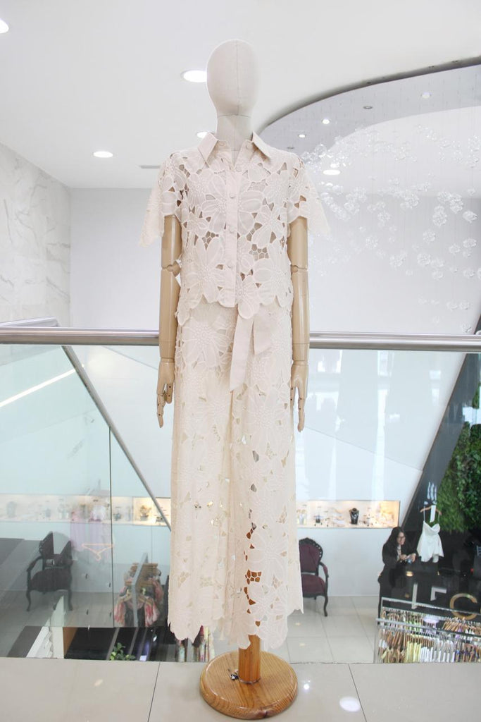 Conjunto bordado beige