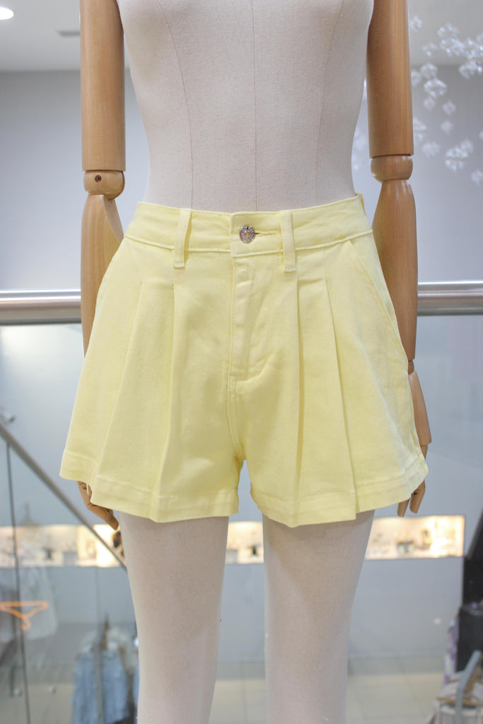 Short baby yellow