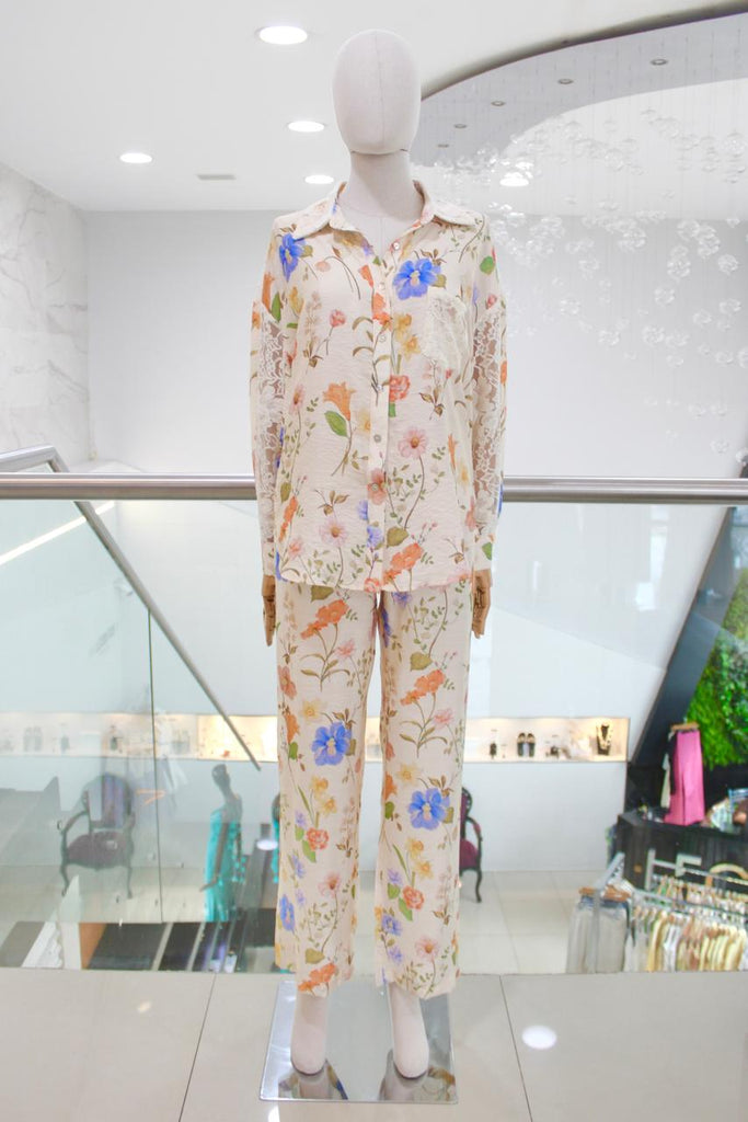 Conjunto beige floral