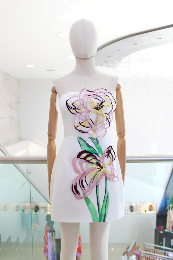 Vestido strapless flores