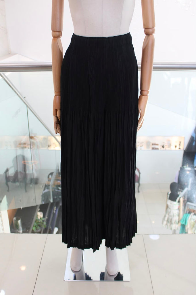 Pantalón plisado negro